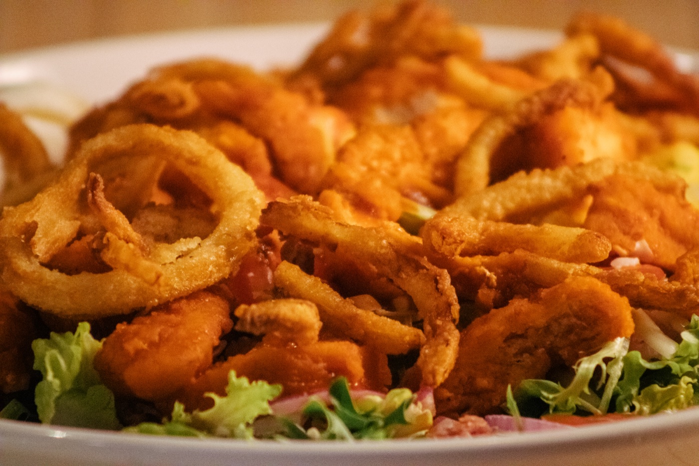 Wings and onion rings platter